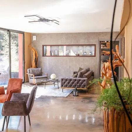 ホテル Restaurant Disini Montpellier Est, The Originals Relais カストリ